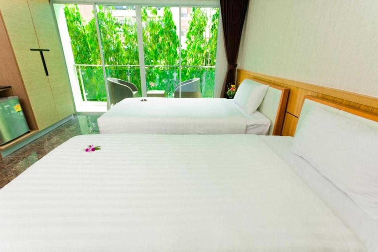 Anda Beachside Hotel Karon Esterno foto