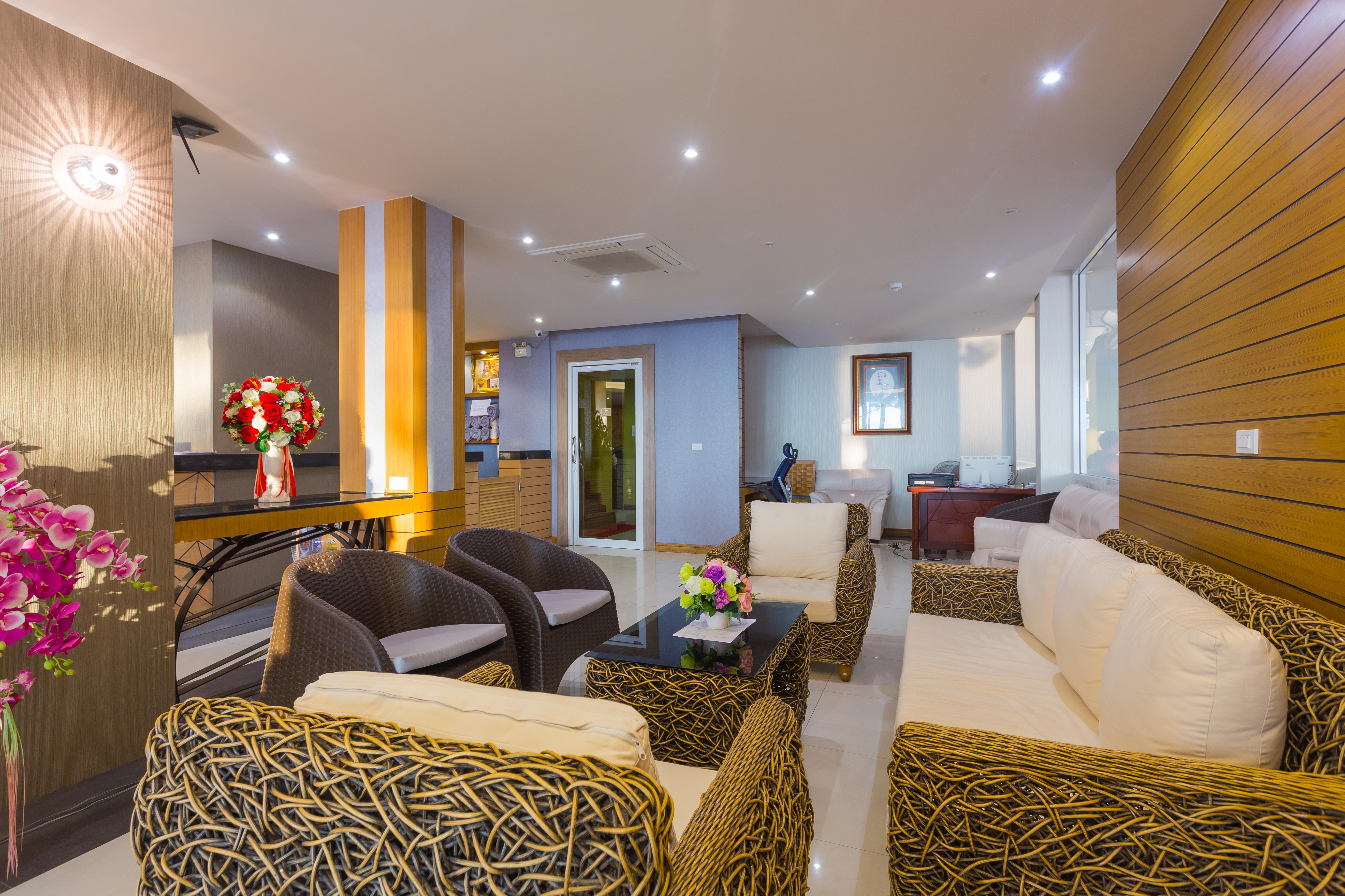 Anda Beachside Hotel Karon Esterno foto