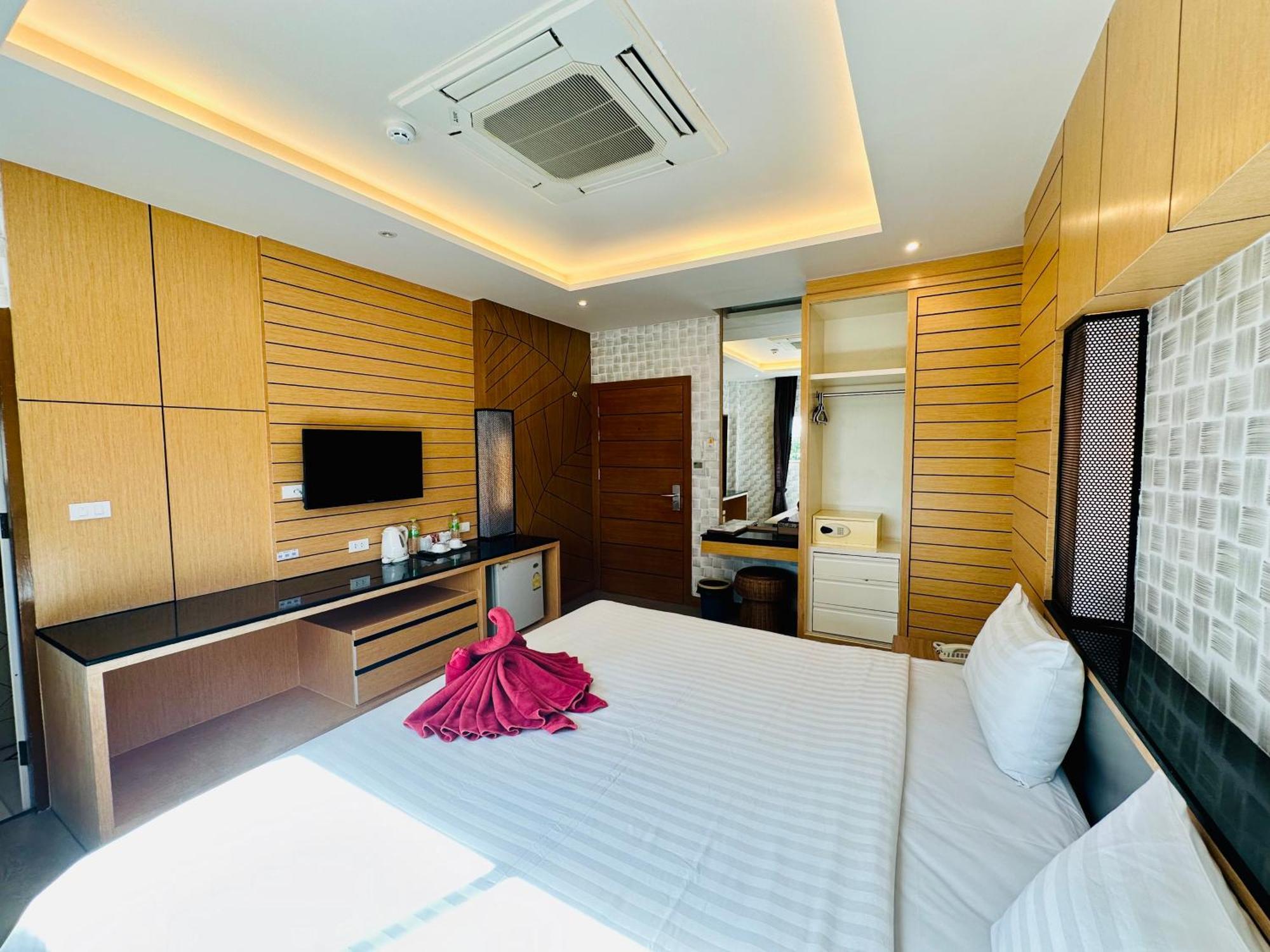Anda Beachside Hotel Karon Esterno foto