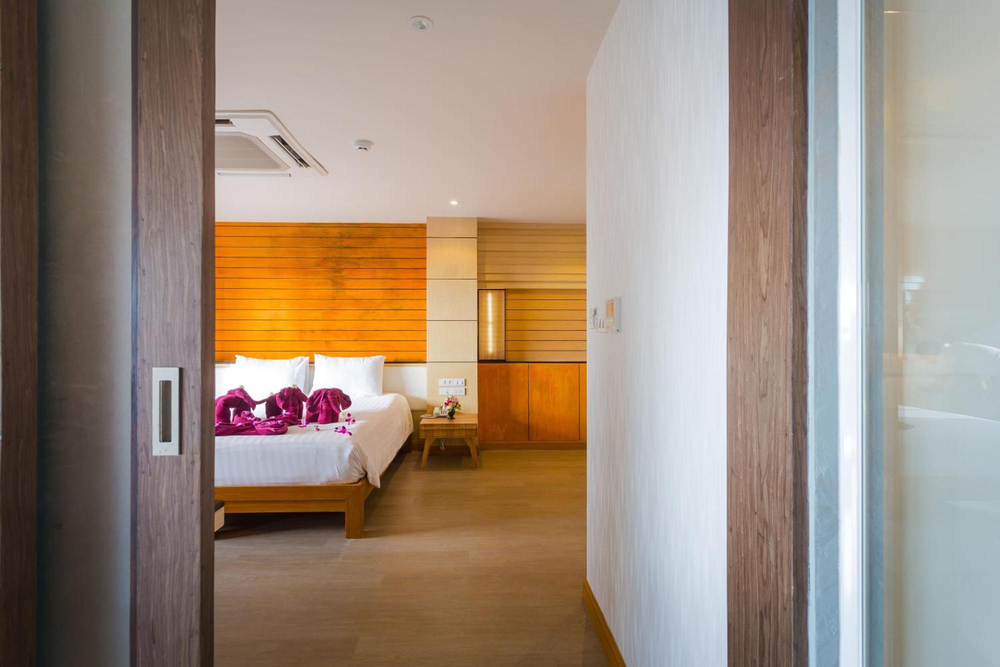 Anda Beachside Hotel Karon Esterno foto