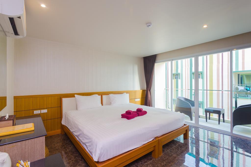 Anda Beachside Hotel Karon Esterno foto